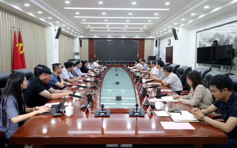 周波接待天津榮程祥泰投資控股集團(tuán)有限公司、天津東疆綜合保稅區(qū)、天津市海河產(chǎn)業(yè)基金管理有限公司負(fù)責(zé)人一行