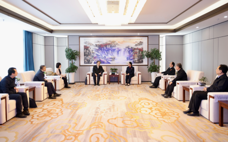 中共天津市委統(tǒng)戰(zhàn)部副部長、市工商聯(lián)黨組書記郝樹民一行到榮程集團慰問調研
